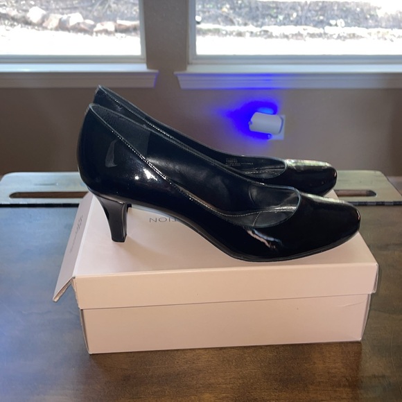 BGBGeneration Black Patent Pump - Picture 2 of 3